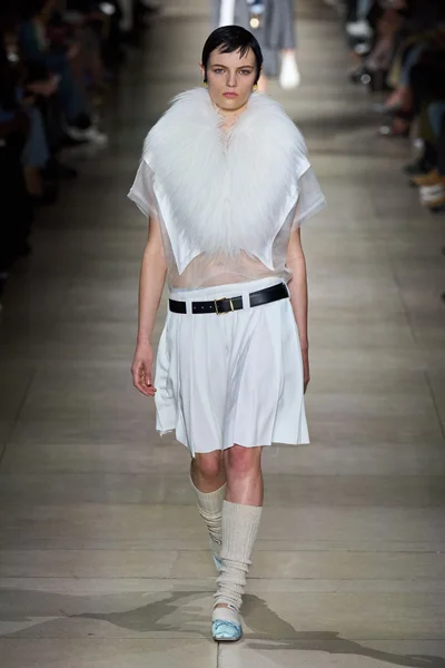 Look 8